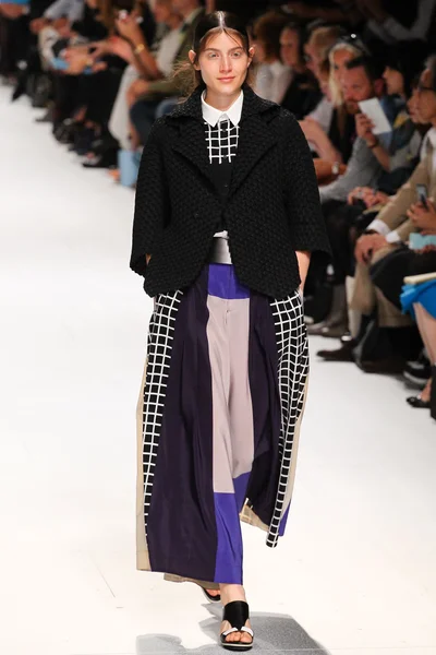 Look 32